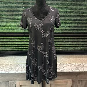 Mudd Women’s SS Black w Purple Print 90’s Inspired V-neck T-Shirt Dress SZ Small